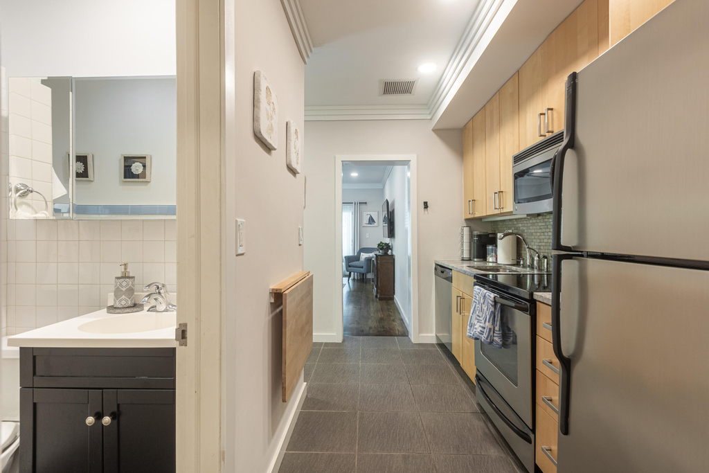 1620 Ne 8th Street - Photo 10