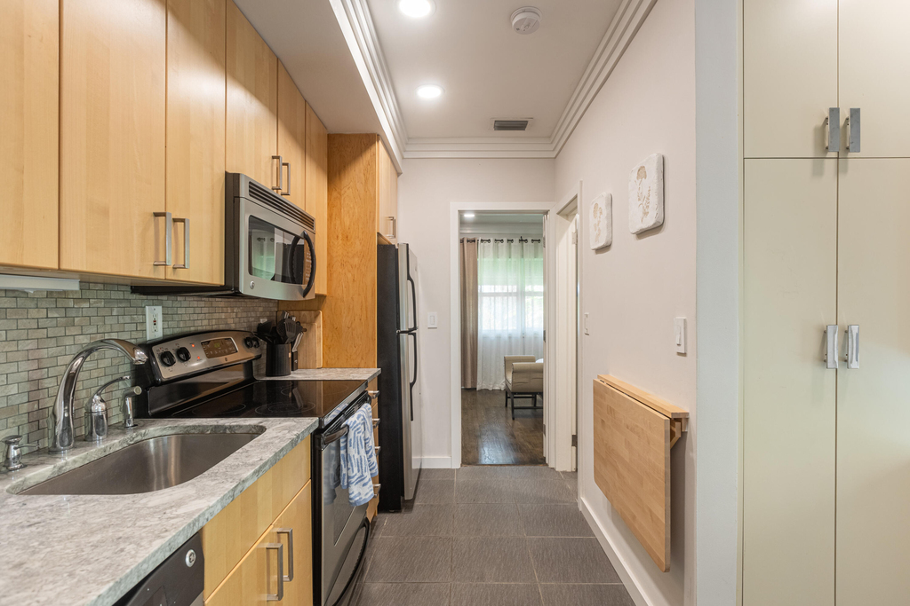 1620 Ne 8th Street - Photo 8