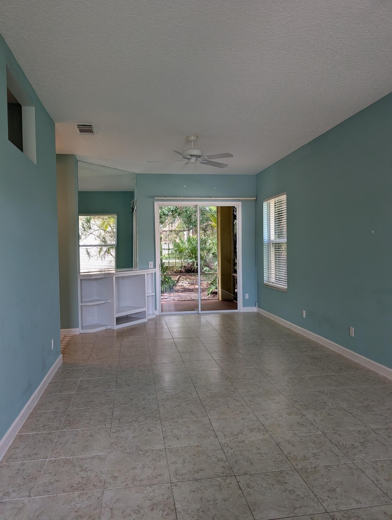 708 Sw Saint Vincent Cove - Photo 8