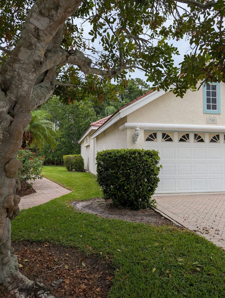 708 Sw Saint Vincent Cove - Photo 3