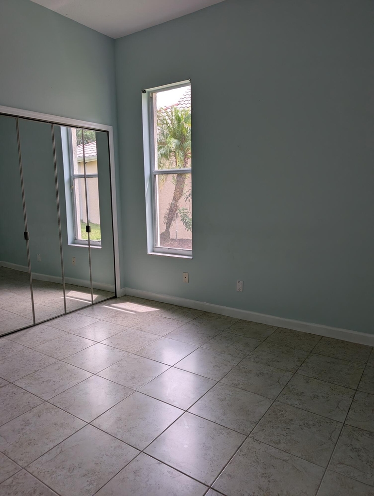 708 Sw Saint Vincent Cove - Photo 16
