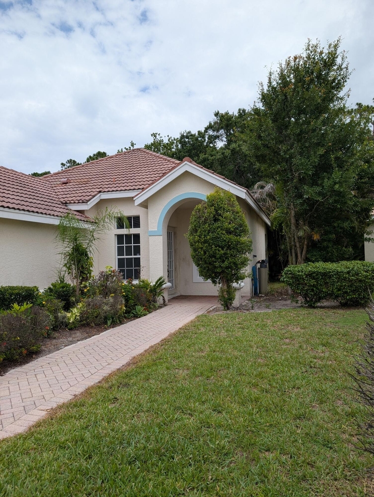708 Sw Saint Vincent Cove - Photo 1