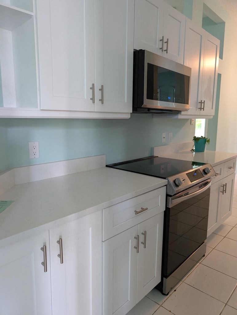 708 Sw Saint Vincent Cove - Photo 11