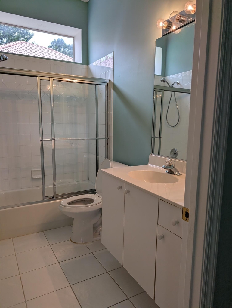 708 Sw Saint Vincent Cove - Photo 12