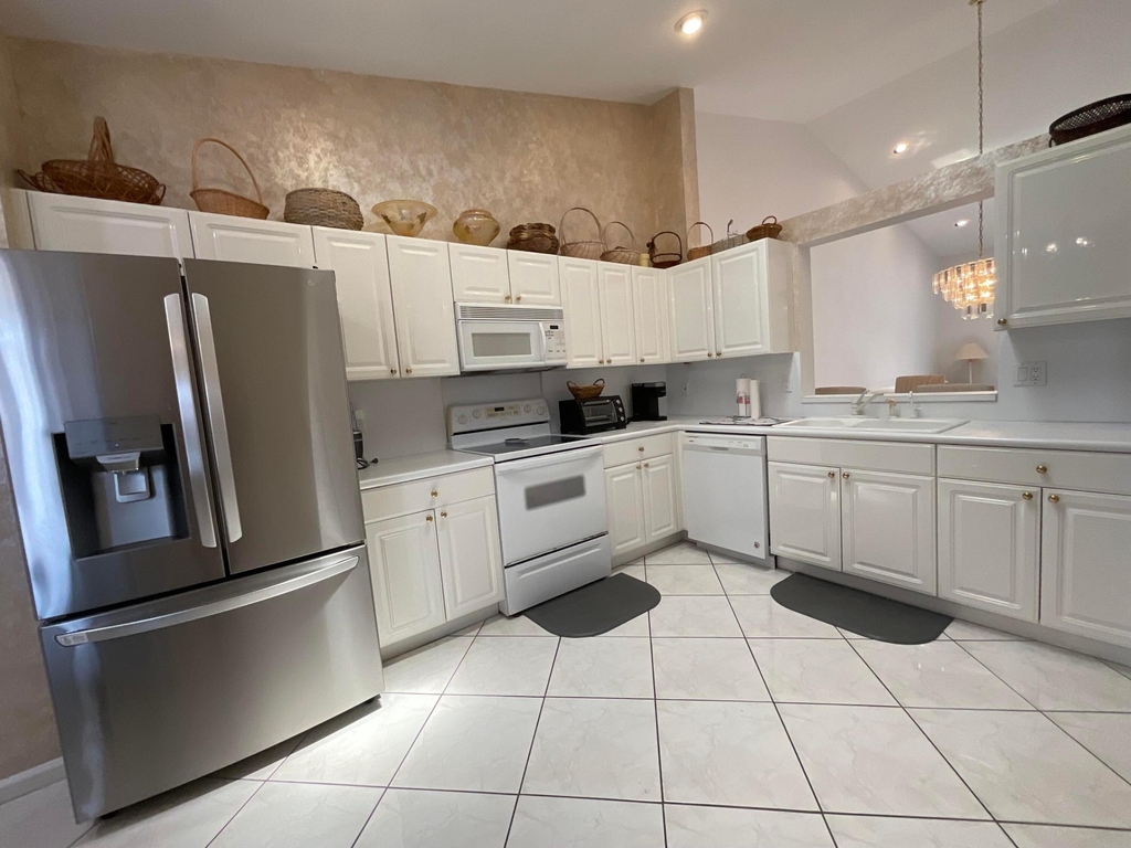 5574 Royal Lake Circle - Photo 6