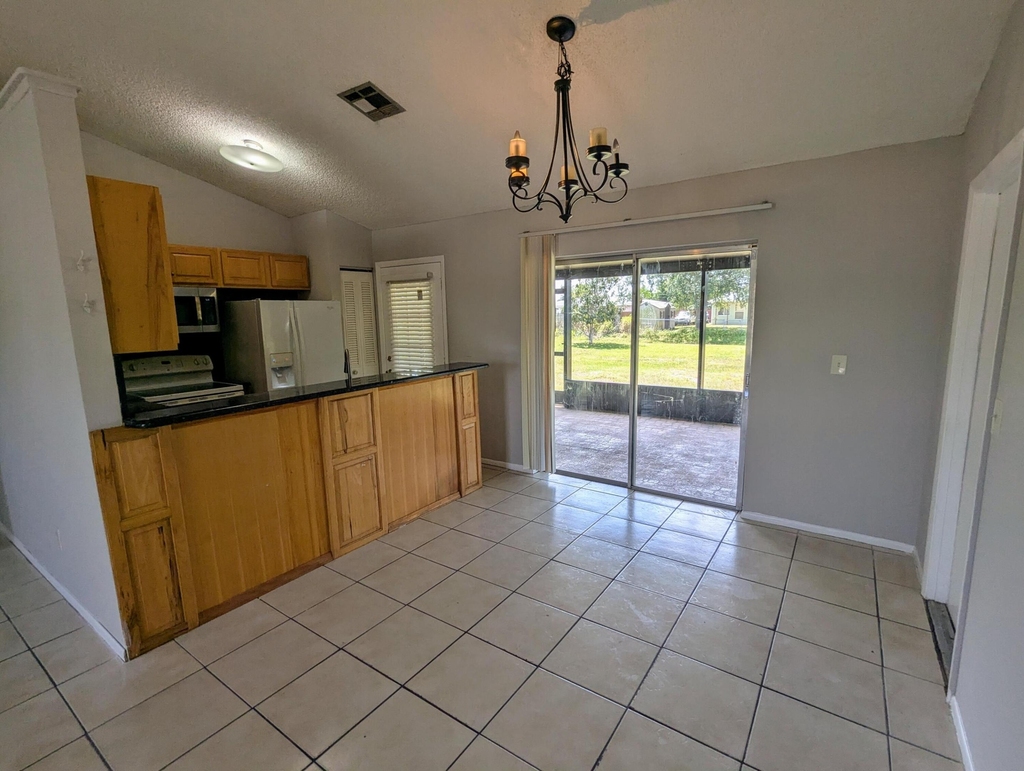 554 Sw Lakehurst Drive - Photo 2