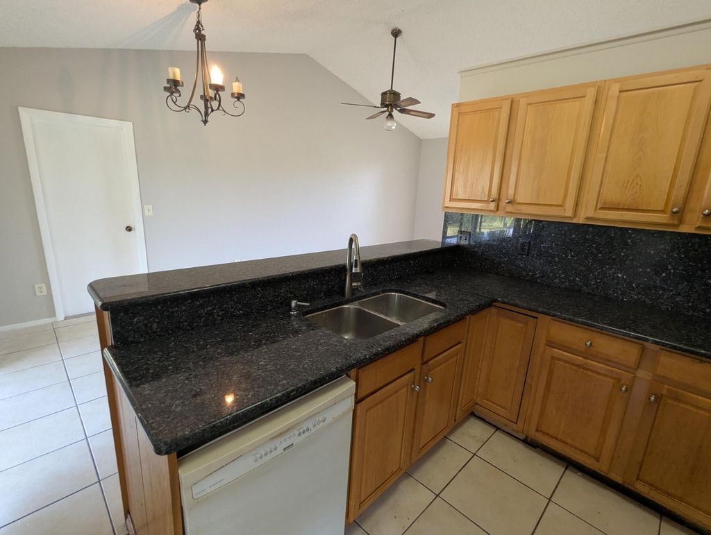 554 Sw Lakehurst Drive - Photo 4