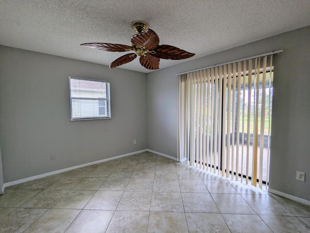 554 Sw Lakehurst Drive - Photo 13