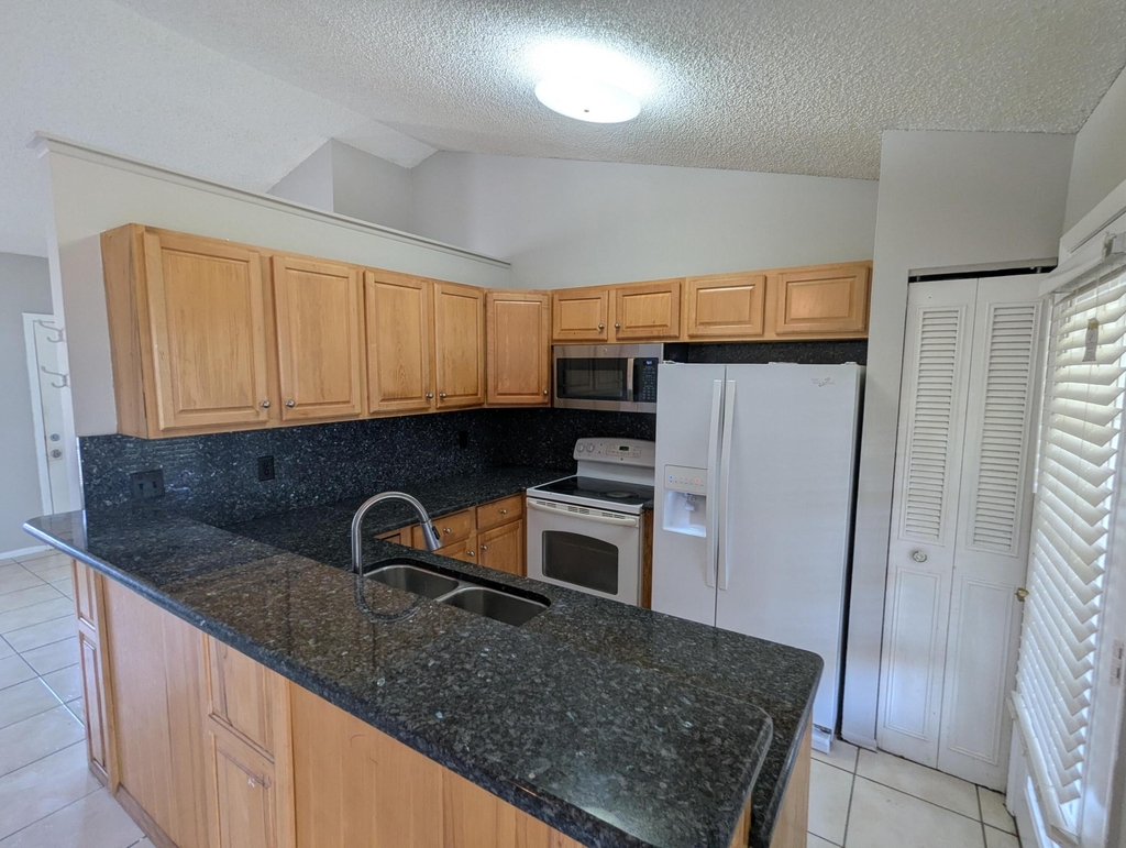 554 Sw Lakehurst Drive - Photo 3