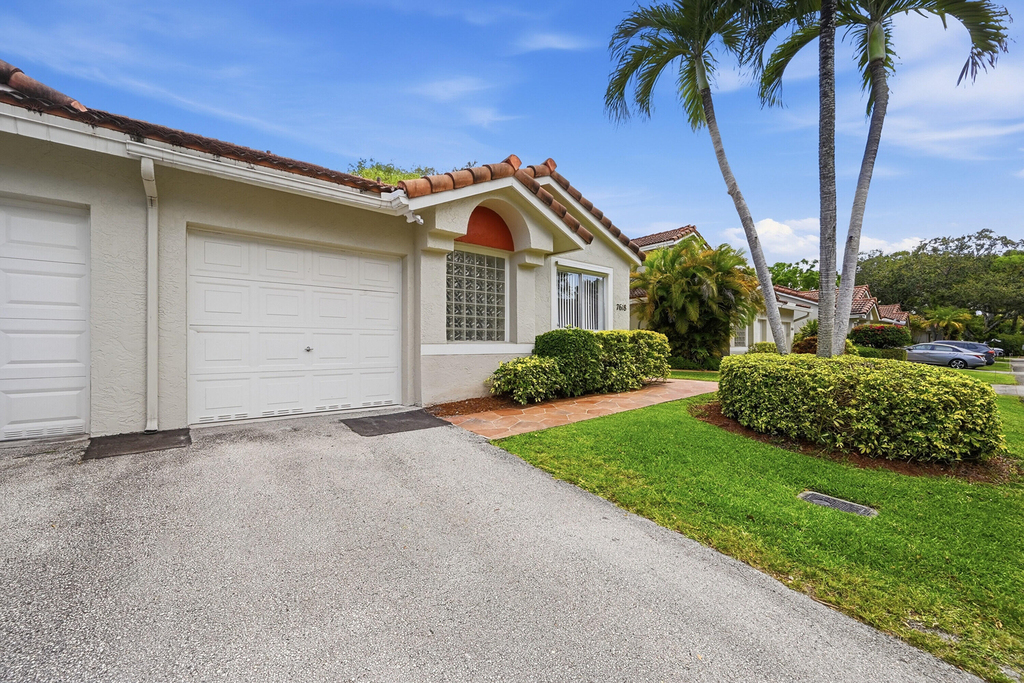 7618 S Pinewalk Dr S - Photo 1