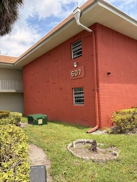 607 S State Rd 7 - Photo 1
