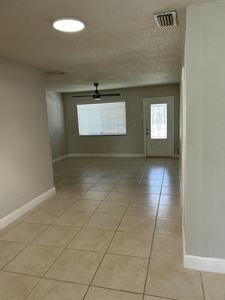 61 Nw 47th Street - Photo 7