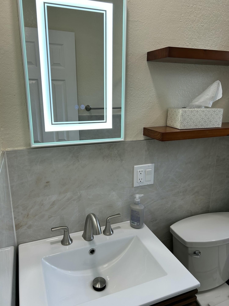 61 Nw 47th Street - Photo 9