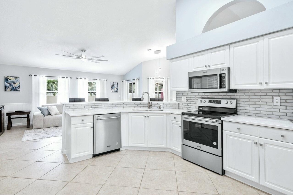 12898 Buckland Street - Photo 15