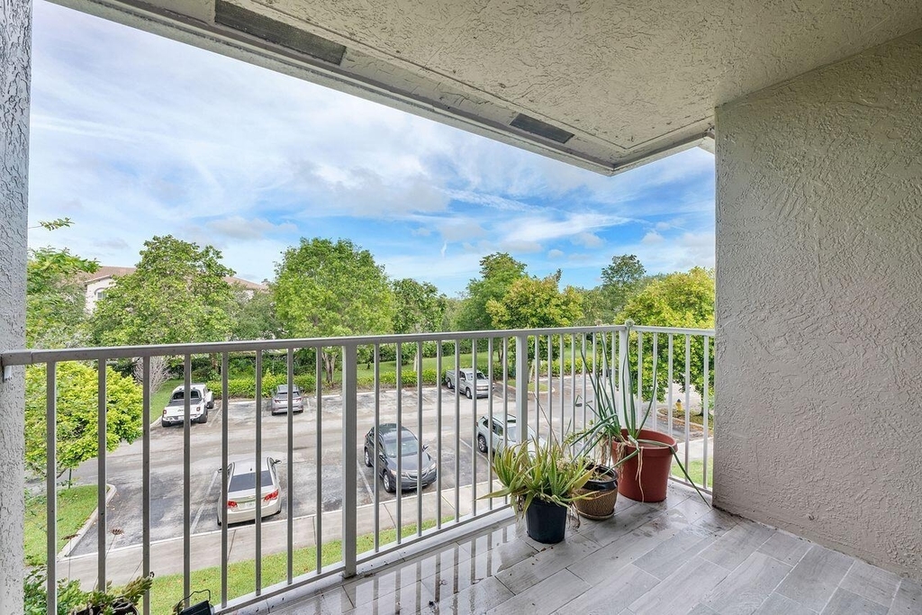 5011 Wiles Road - Photo 15