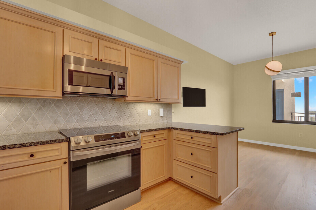 370 Golfview Road - Photo 12