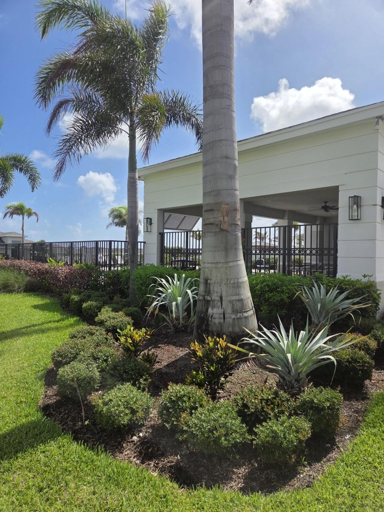 1949 Ne Ocean Dunes Drive - Photo 32