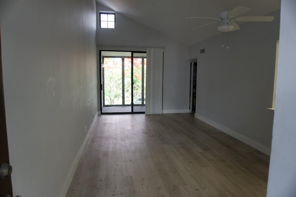 213 Lake Pointe Drive - Photo 1