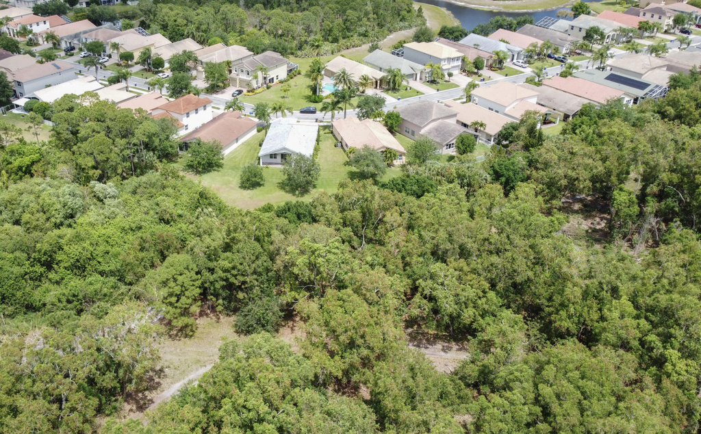 1196 Se Fleming Way - Photo 38
