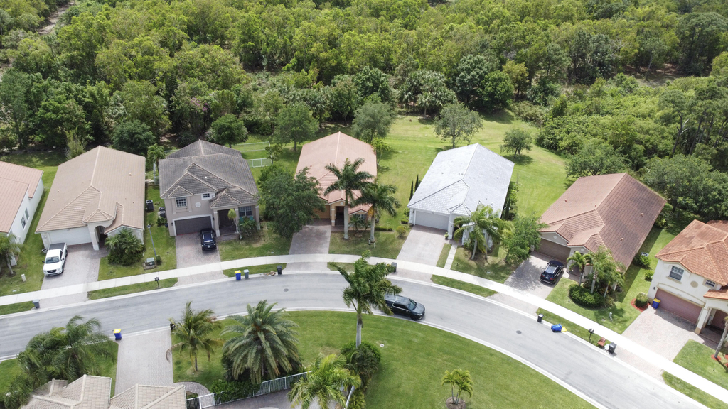 1196 Se Fleming Way - Photo 36