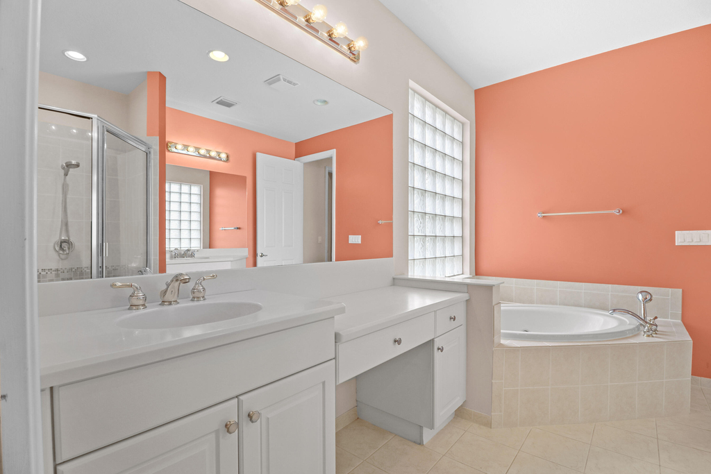1196 Se Fleming Way - Photo 17
