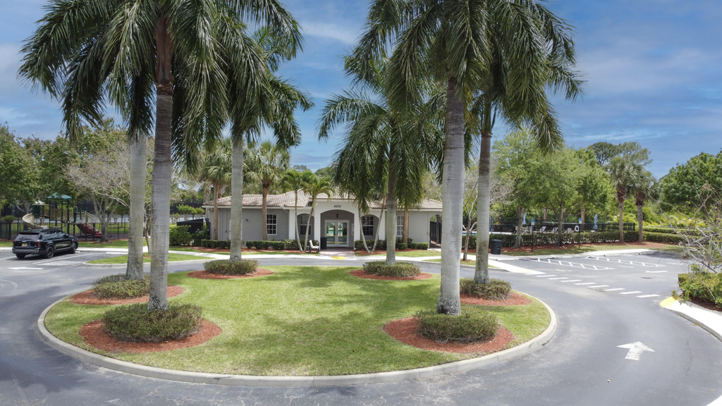 1196 Se Fleming Way - Photo 43