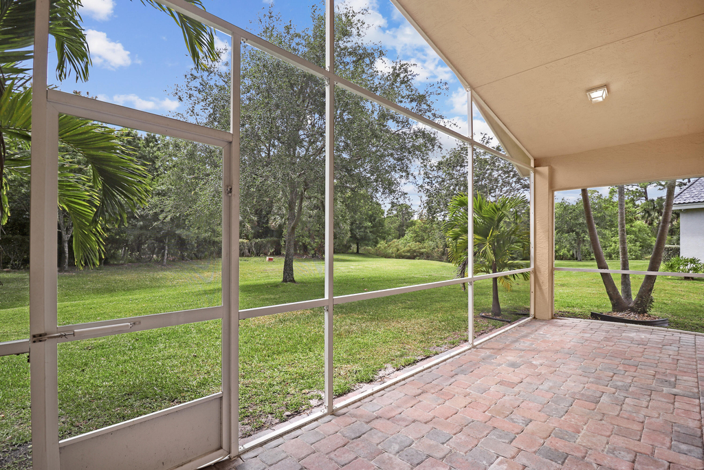 1196 Se Fleming Way - Photo 28