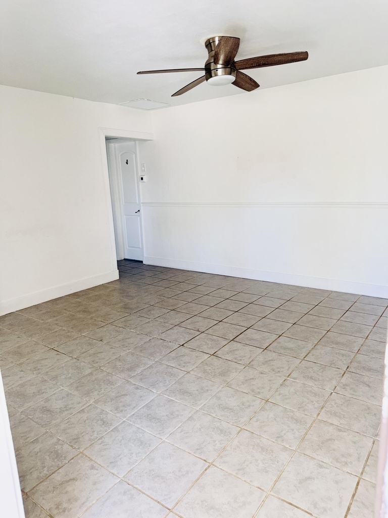 5755 Winfield Boulevard - Photo 7