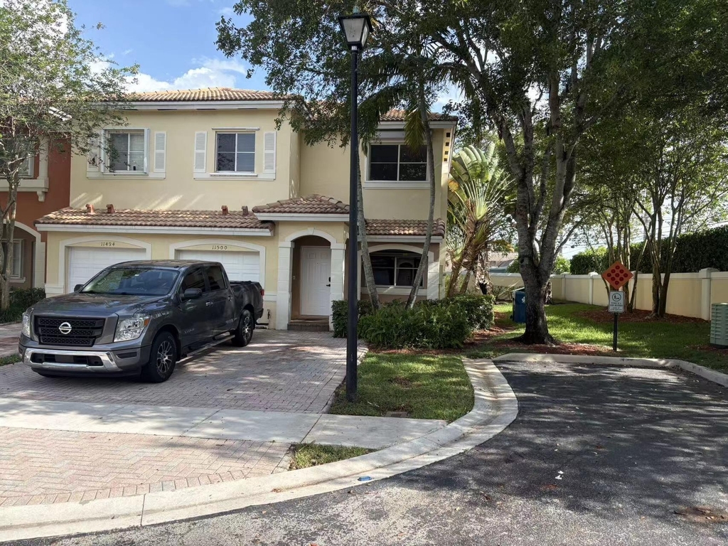 11500 Nw 33rd Street - Photo 0