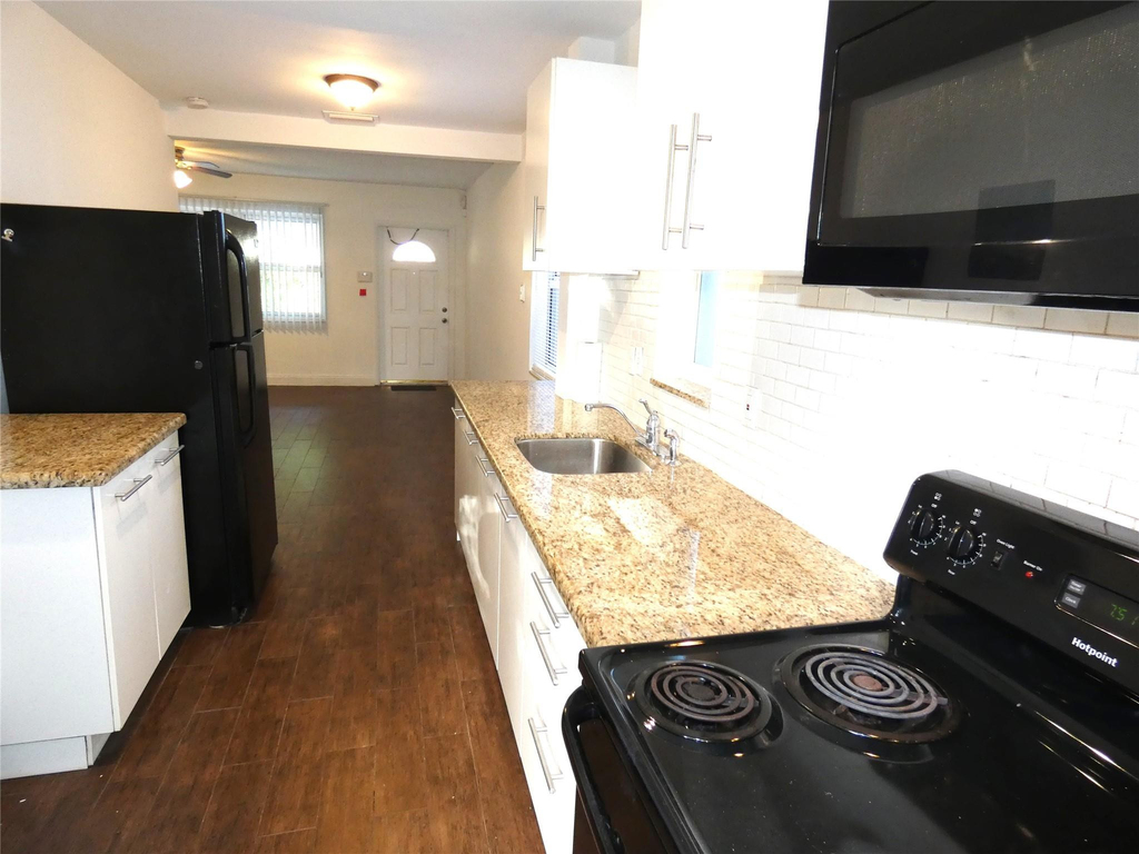 1528 Nw 1st Avenue - Photo 3