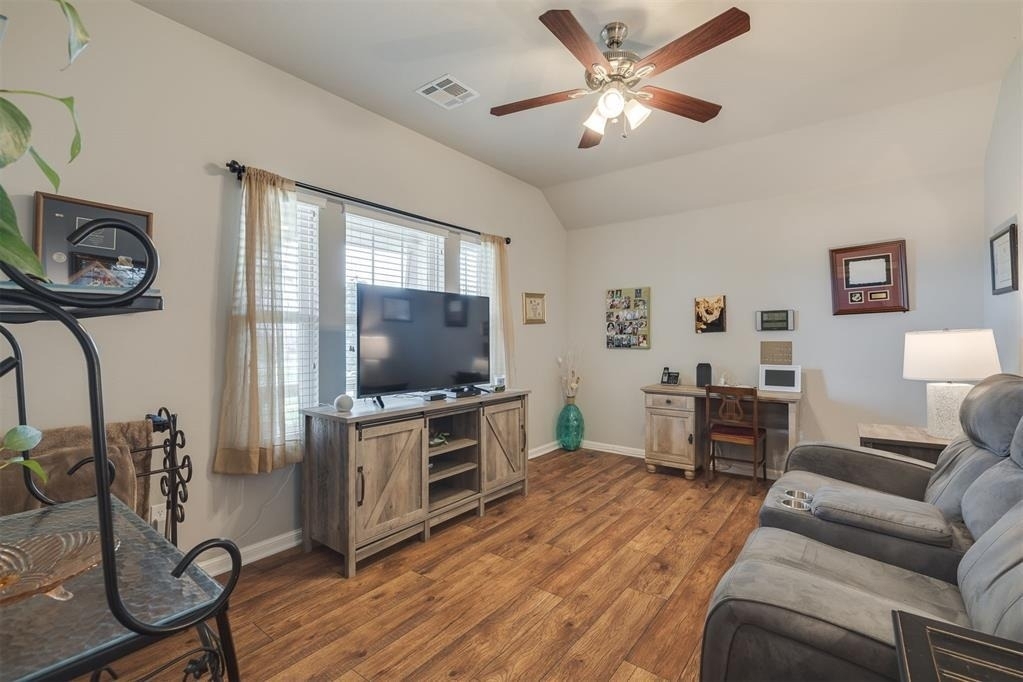 18500 Summer Grove Avenue - Photo 5