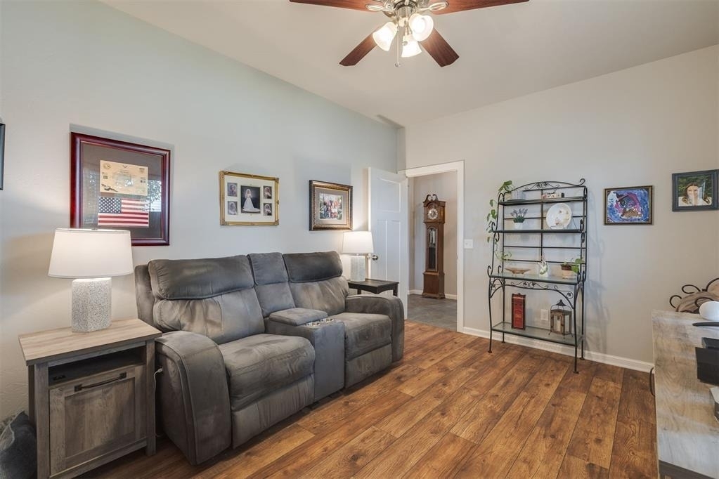 18500 Summer Grove Avenue - Photo 6