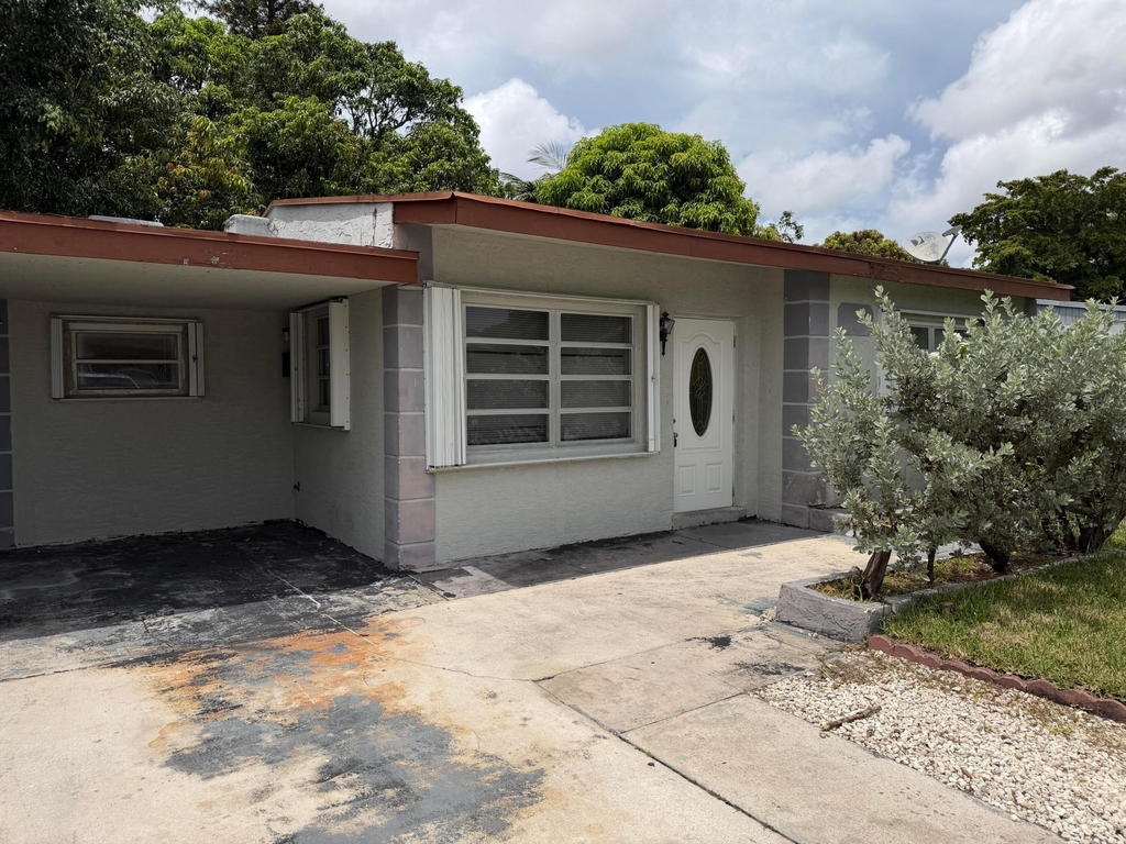 6129 Sw 22nd Street - Photo 4