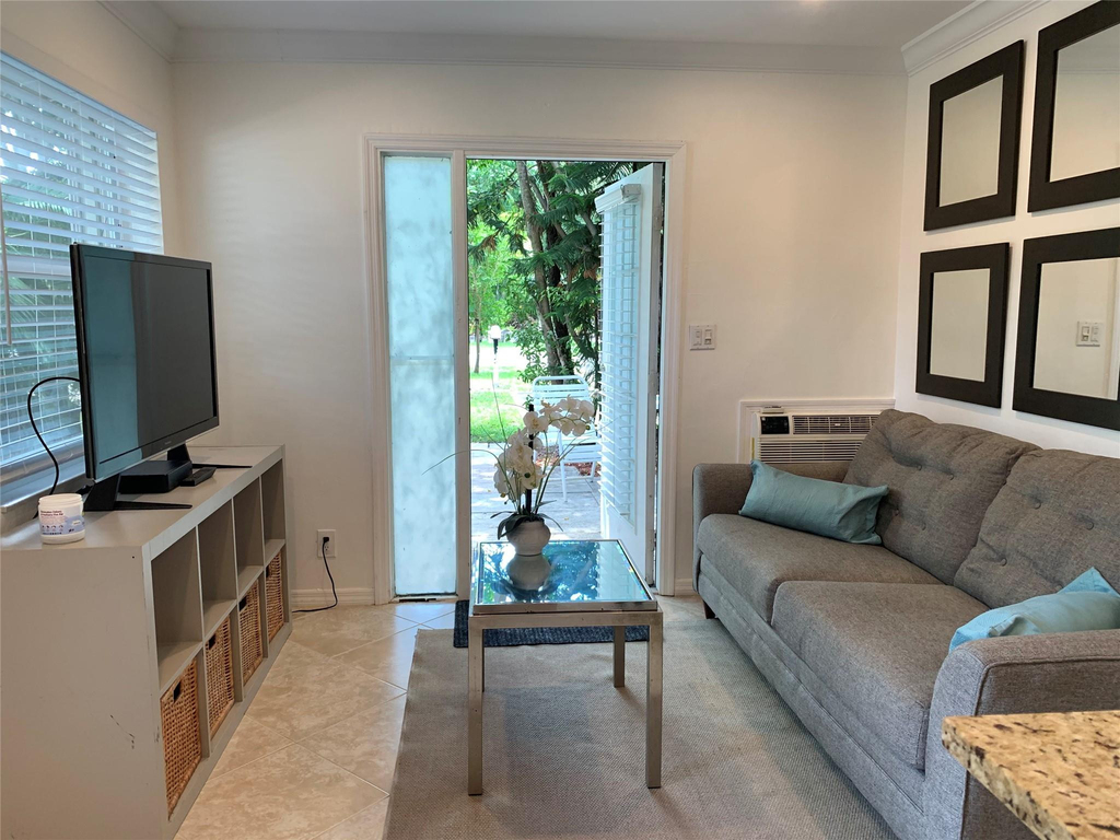 801 Sw 10th Street - Photo 8