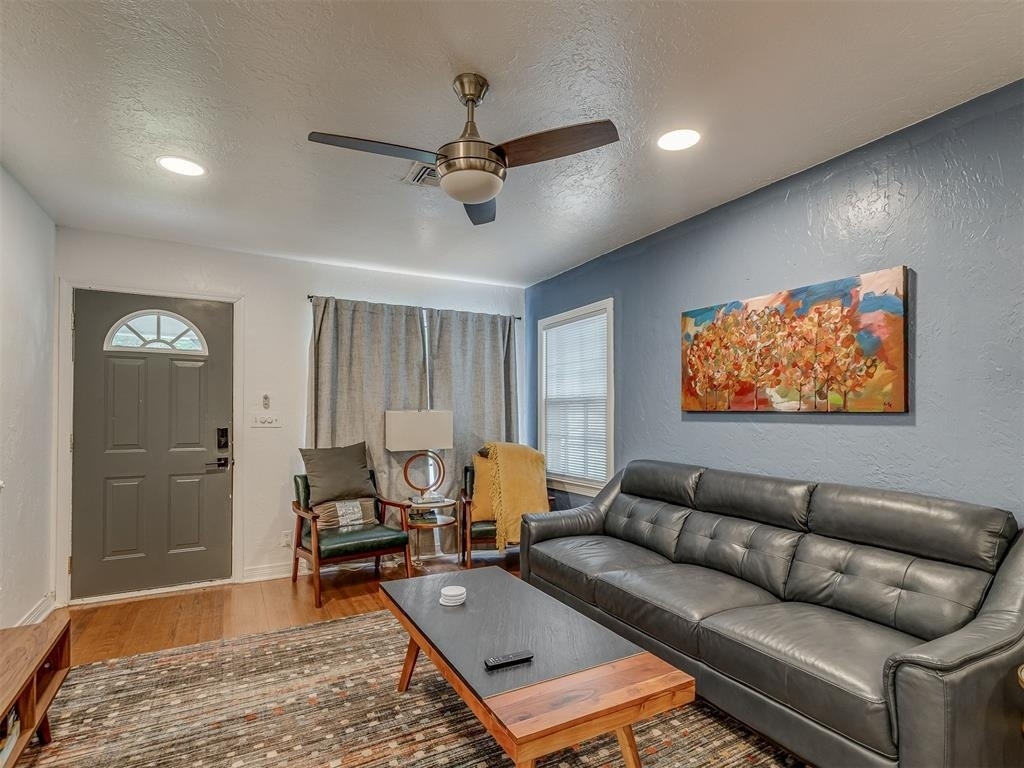 1009 Idaho Street - Photo 2