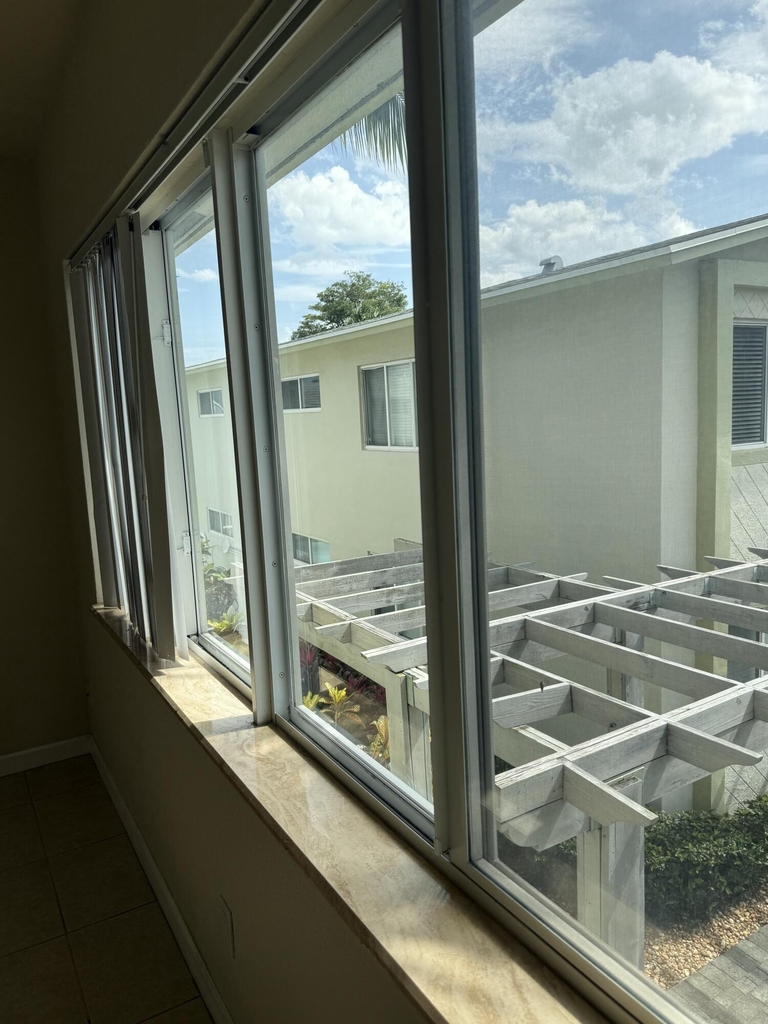 578 Ne 20th Street - Photo 6