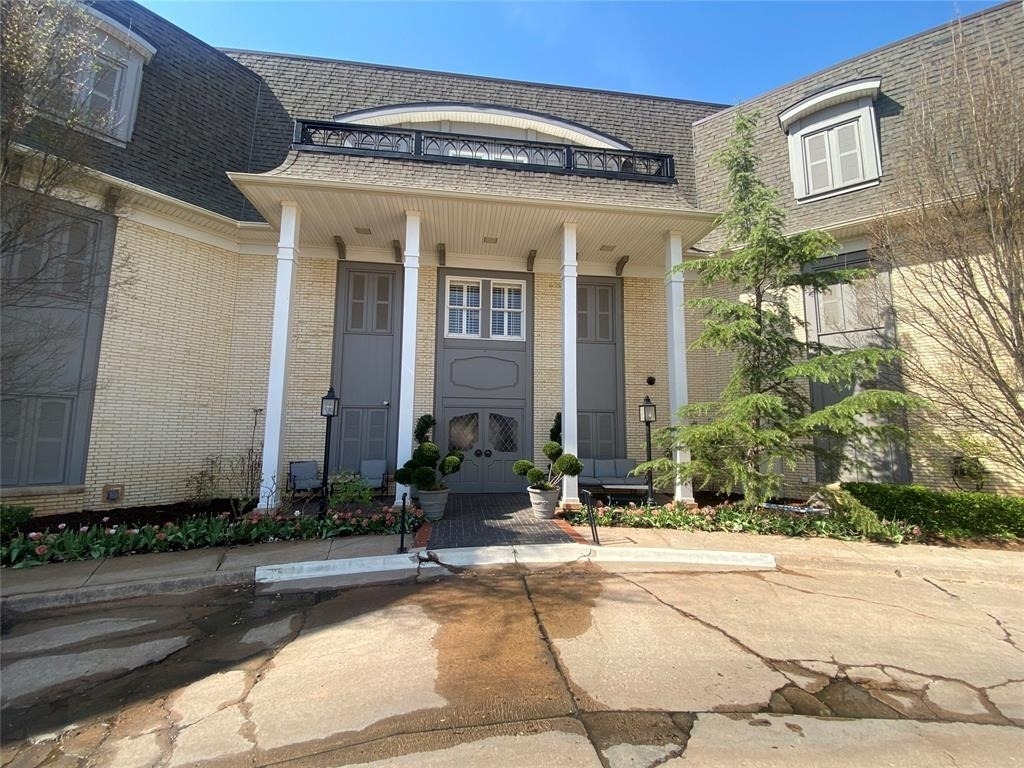 1114 Sherwood Lane - Photo 2
