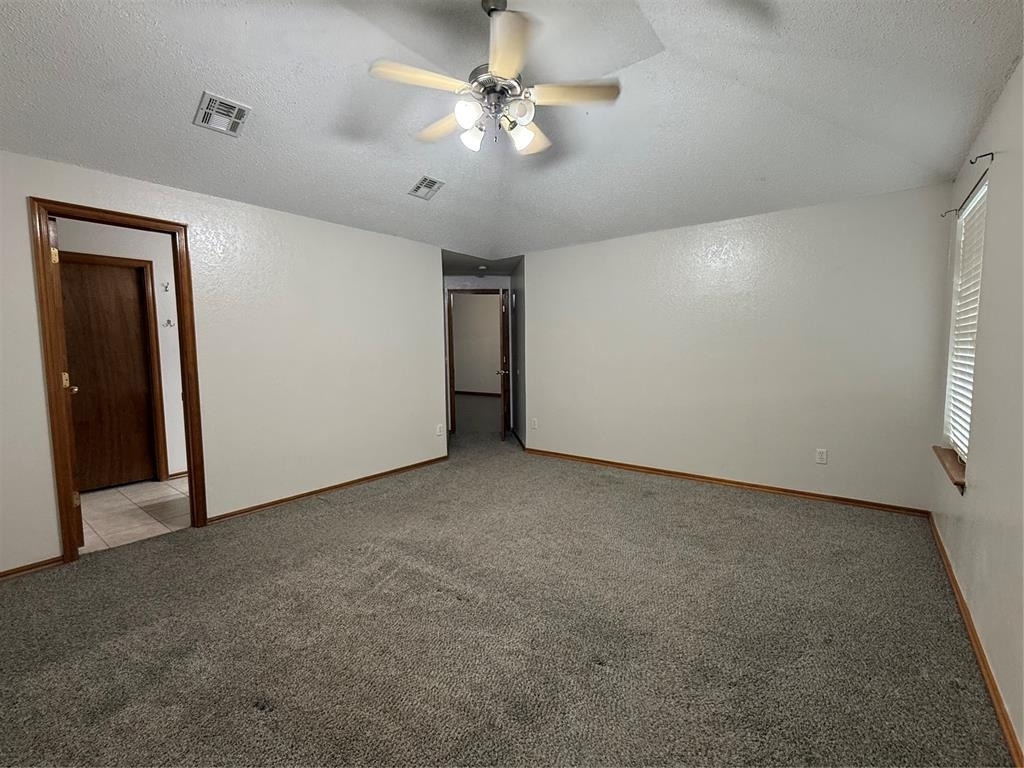 504 Eastridge Drive - Photo 2