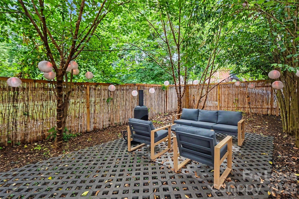 221 S Gardner Avenue - Photo 43