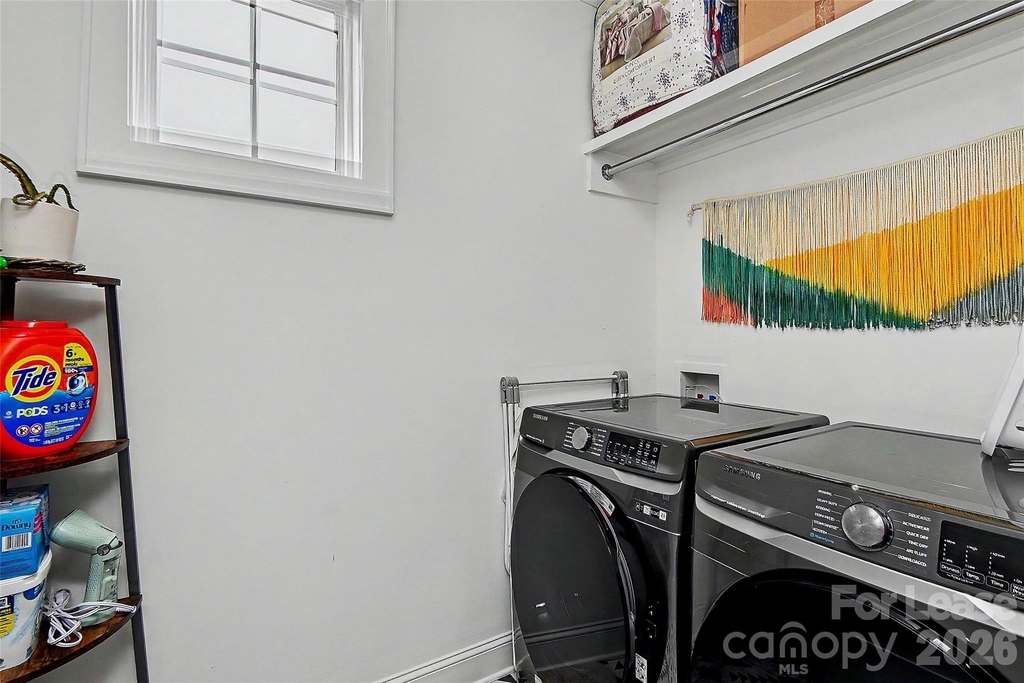 221 S Gardner Avenue - Photo 37