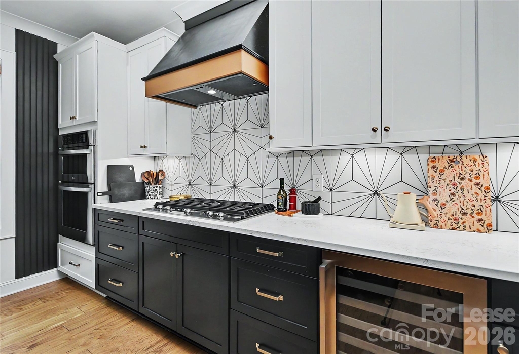 221 S Gardner Avenue - Photo 2