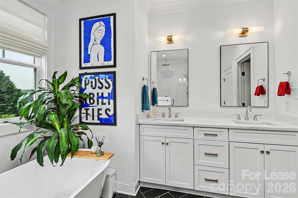 221 S Gardner Avenue - Photo 29