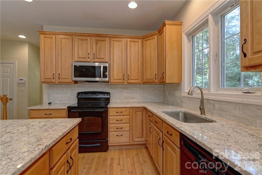 10496 Gunnison Lane - Photo 4