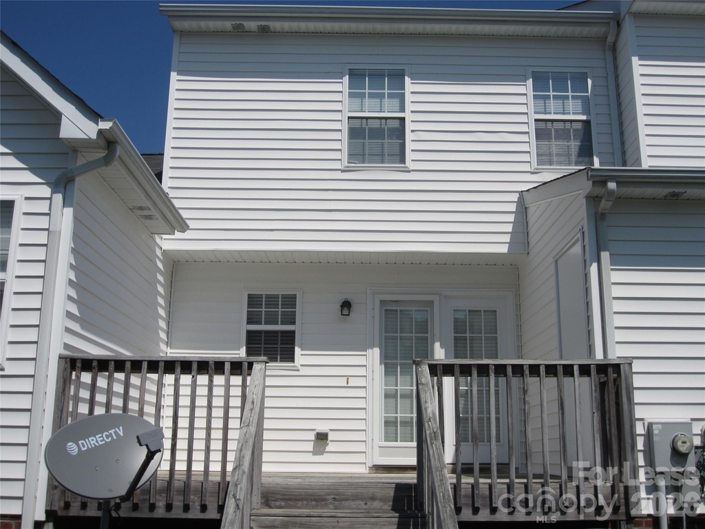 1615 Stroll Circle - Photo 0