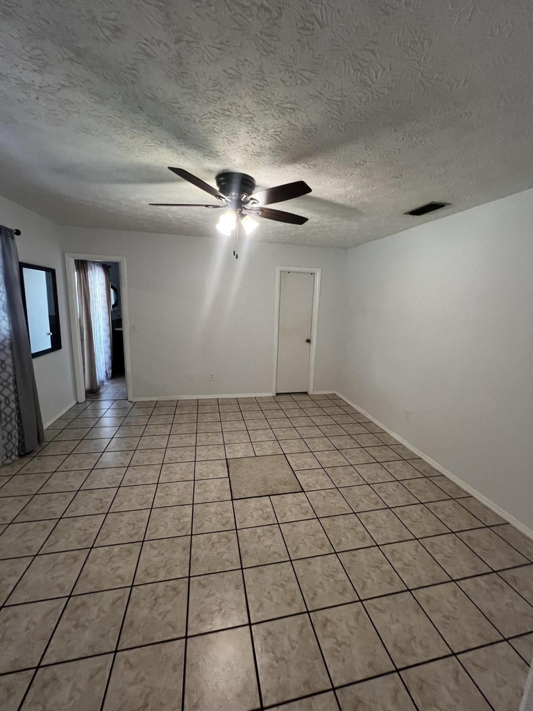 173 Se Fallon Drive - Photo 13