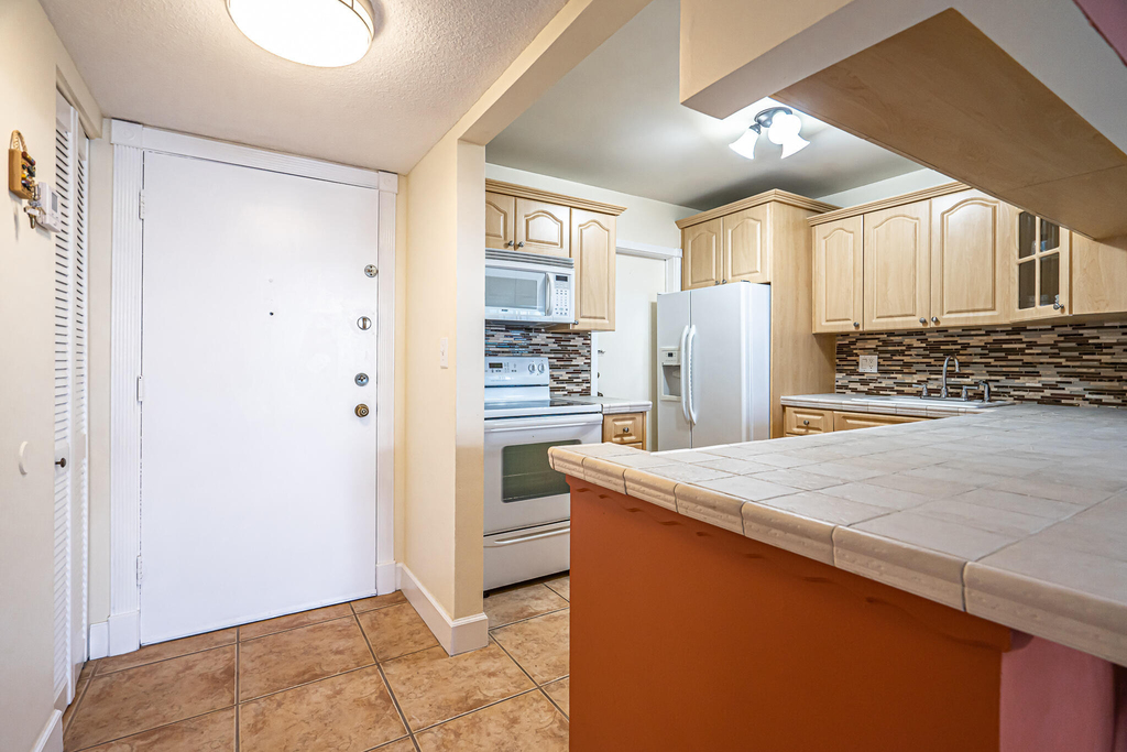 1801 S Ocean Drive - Photo 9