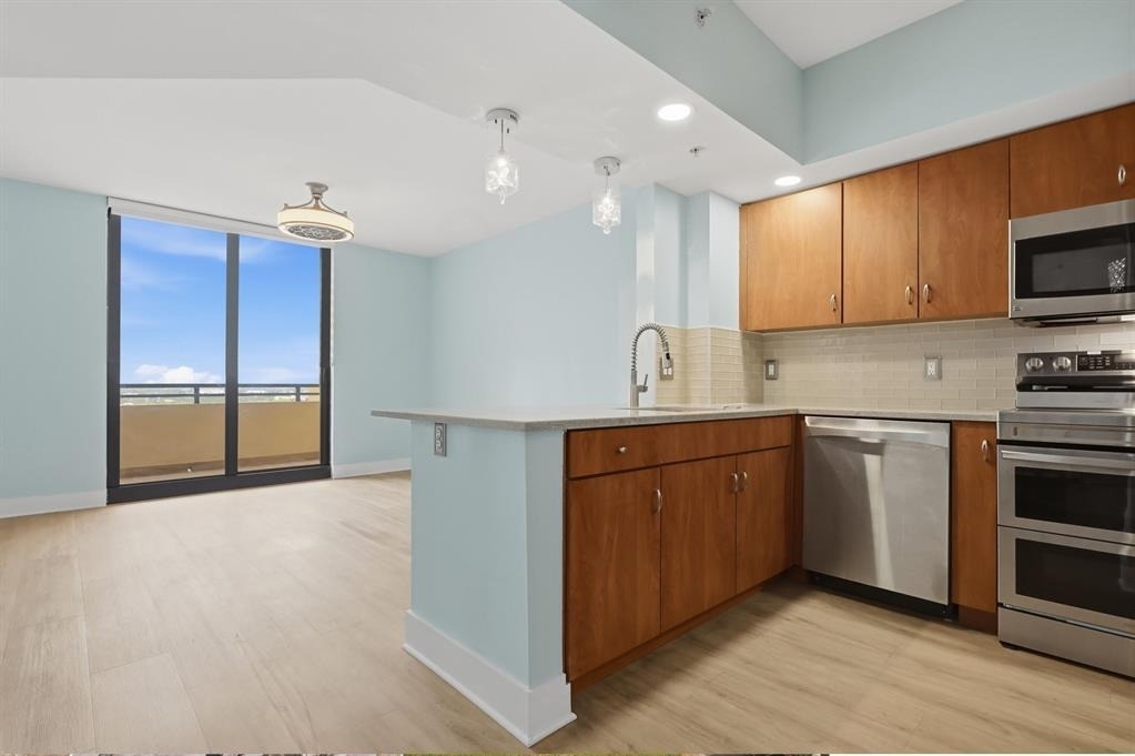 110 N Federal Highway - Photo 0