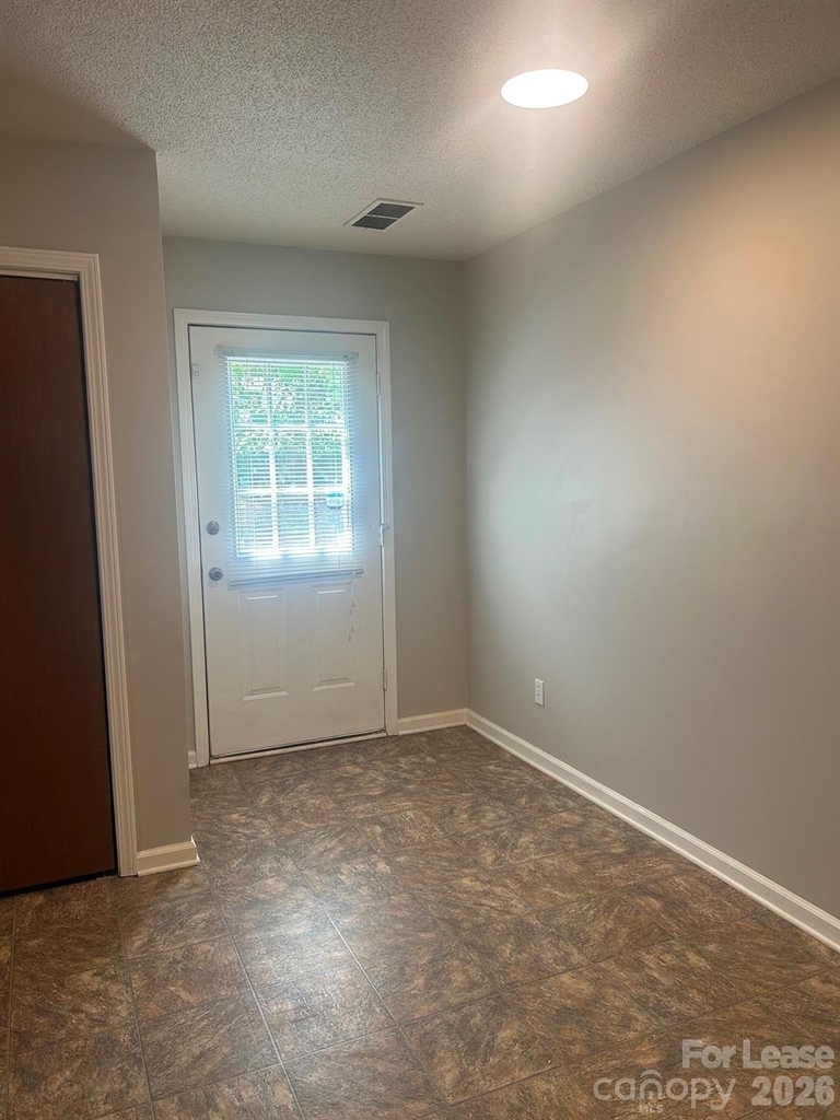 1131 3rd Avenue Sw - Photo 4