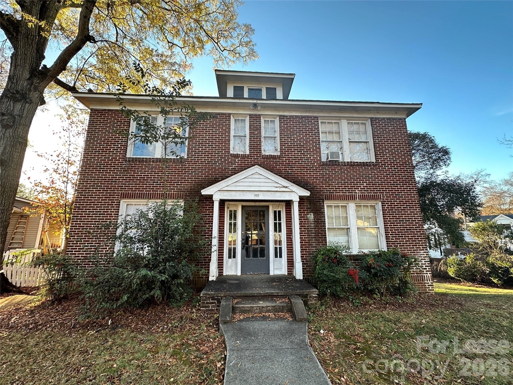 822 Tremont Avenue E - Photo 0