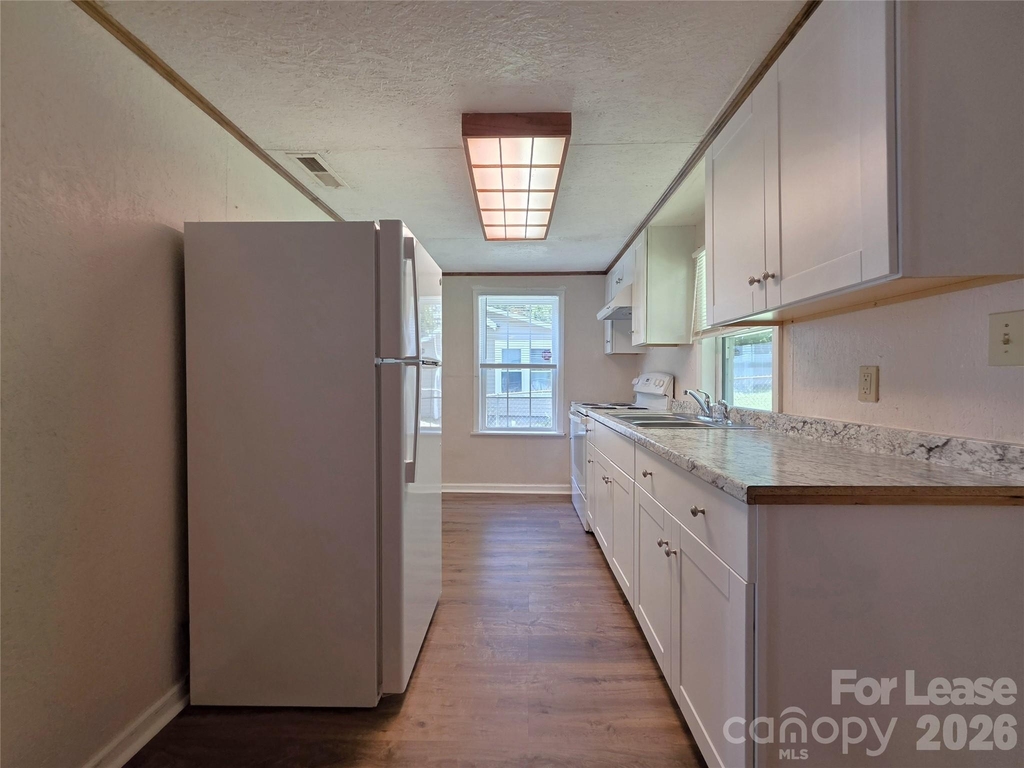 922 S Meeting Street - Photo 4